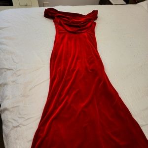 Red velvet holiday dress by Vince Camuto in size 4P